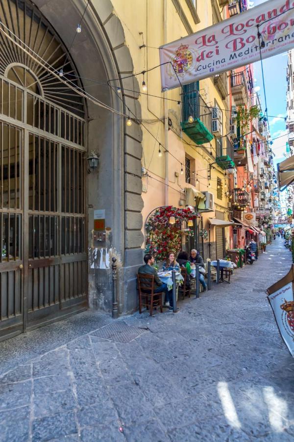Appartamento Umberto'S Nest At Toledo Napoli Esterno foto